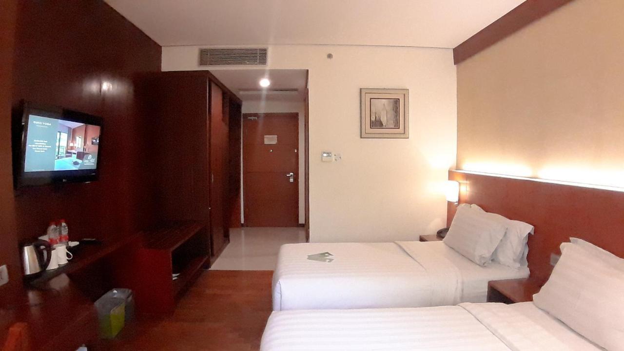 Oak Tree Emerald Hotel & Coventions Semarang Eksteriør bilde