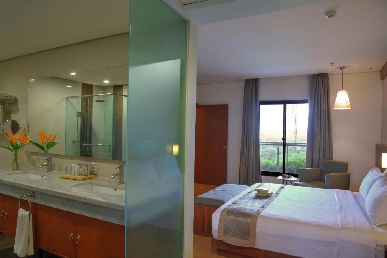 Oak Tree Emerald Hotel & Coventions Semarang Eksteriør bilde