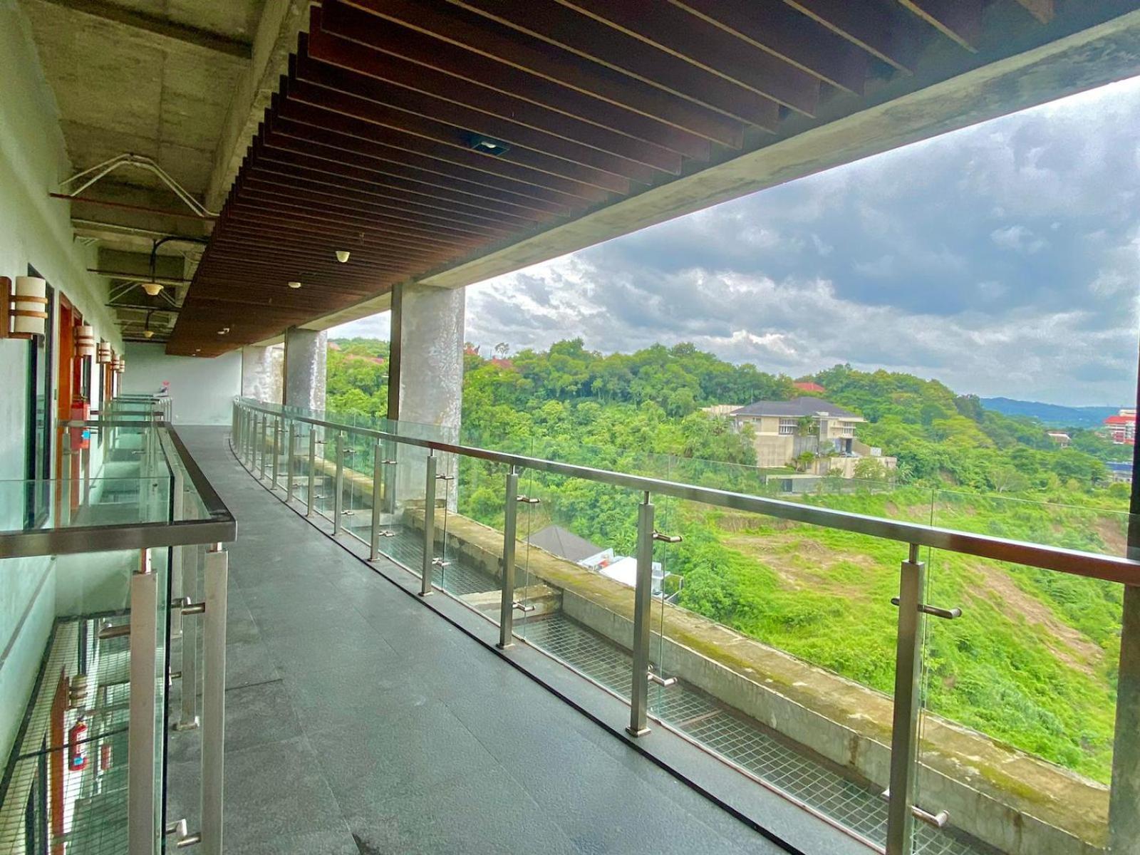 Oak Tree Emerald Hotel & Coventions Semarang Eksteriør bilde
