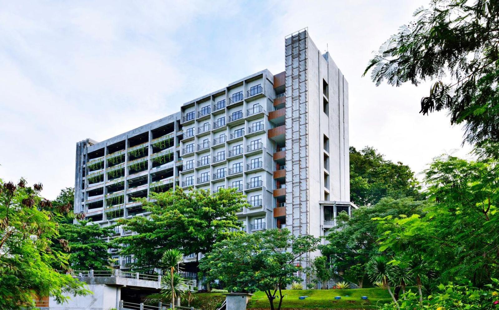 Oak Tree Emerald Hotel & Coventions Semarang Eksteriør bilde