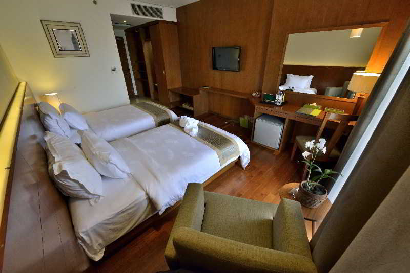 Oak Tree Emerald Hotel & Coventions Semarang Eksteriør bilde