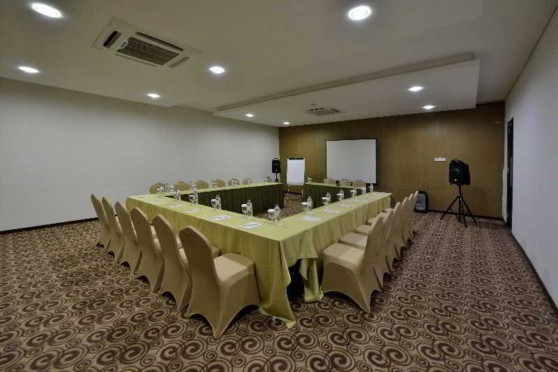Oak Tree Emerald Hotel & Coventions Semarang Eksteriør bilde