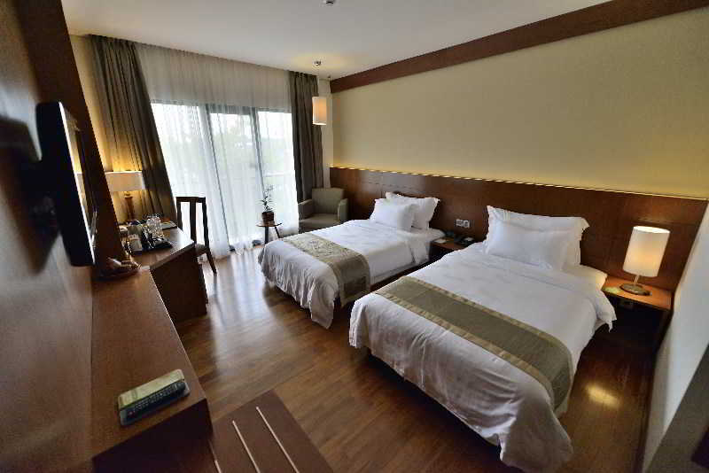 Oak Tree Emerald Hotel & Coventions Semarang Eksteriør bilde