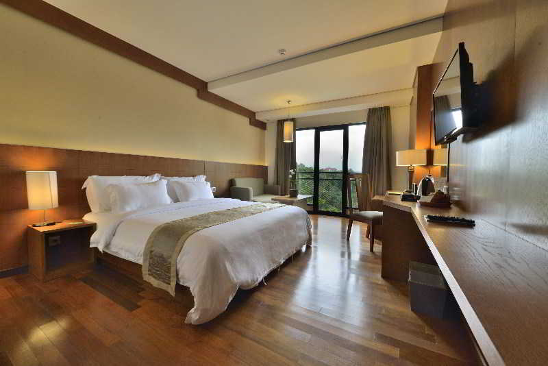 Oak Tree Emerald Hotel & Coventions Semarang Eksteriør bilde