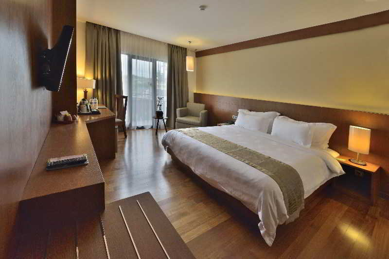 Oak Tree Emerald Hotel & Coventions Semarang Eksteriør bilde