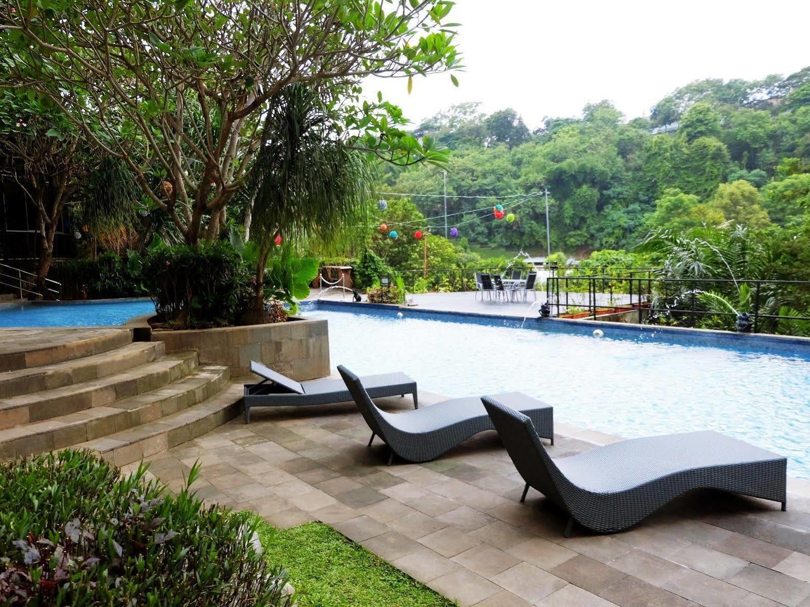 Oak Tree Emerald Hotel & Coventions Semarang Eksteriør bilde