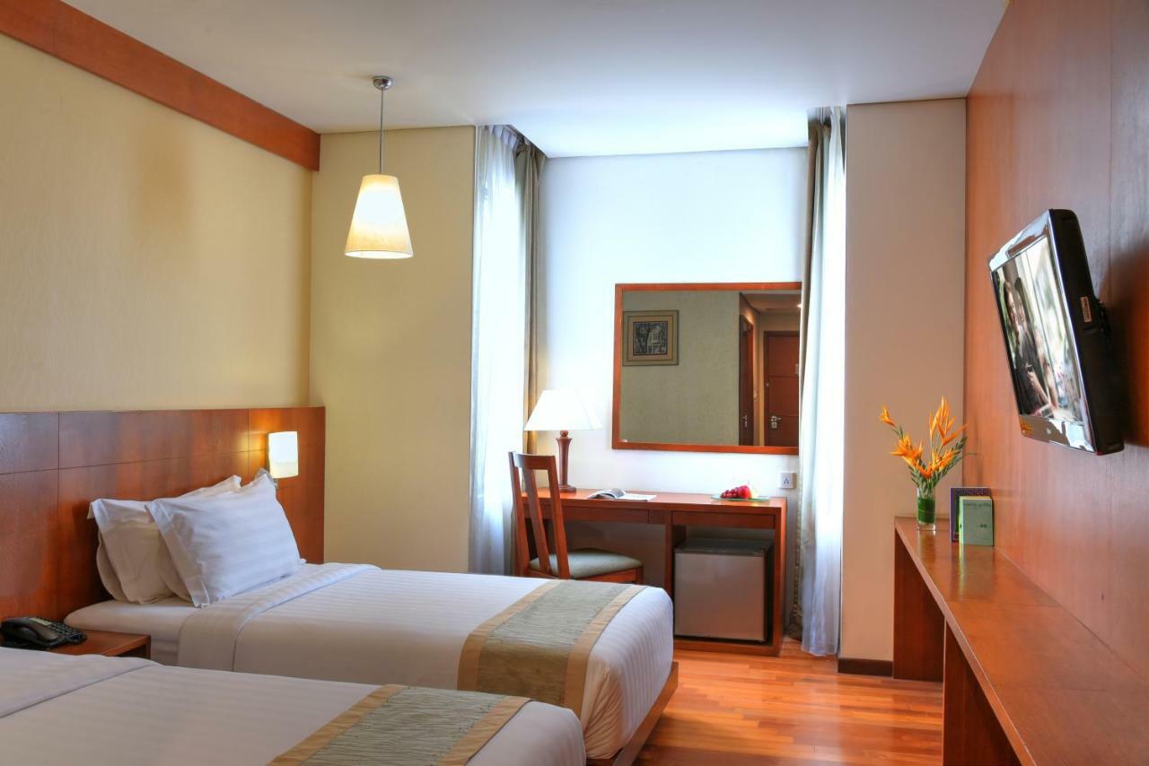 Oak Tree Emerald Hotel & Coventions Semarang Eksteriør bilde