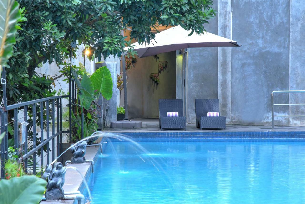 Oak Tree Emerald Hotel & Coventions Semarang Eksteriør bilde